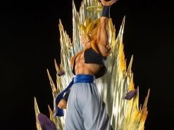 Dragon Ball Z: Fusion Reborn FiguartsZERO Super Saiyan Gogeta Exclusive