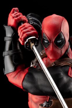 Marvel Deadpool (Maximum Effort) Fine Art Statue-10-Jtoys