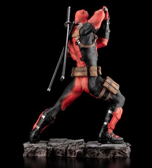 Marvel Deadpool (Maximum Effort) Fine Art Statue-3-Jtoys