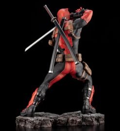 Marvel Deadpool (Maximum Effort) Fine Art Statue-7-Jtoys