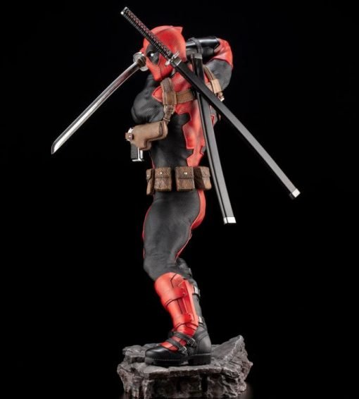 Marvel Deadpool (Maximum Effort) Fine Art Statue-9-Jtoys